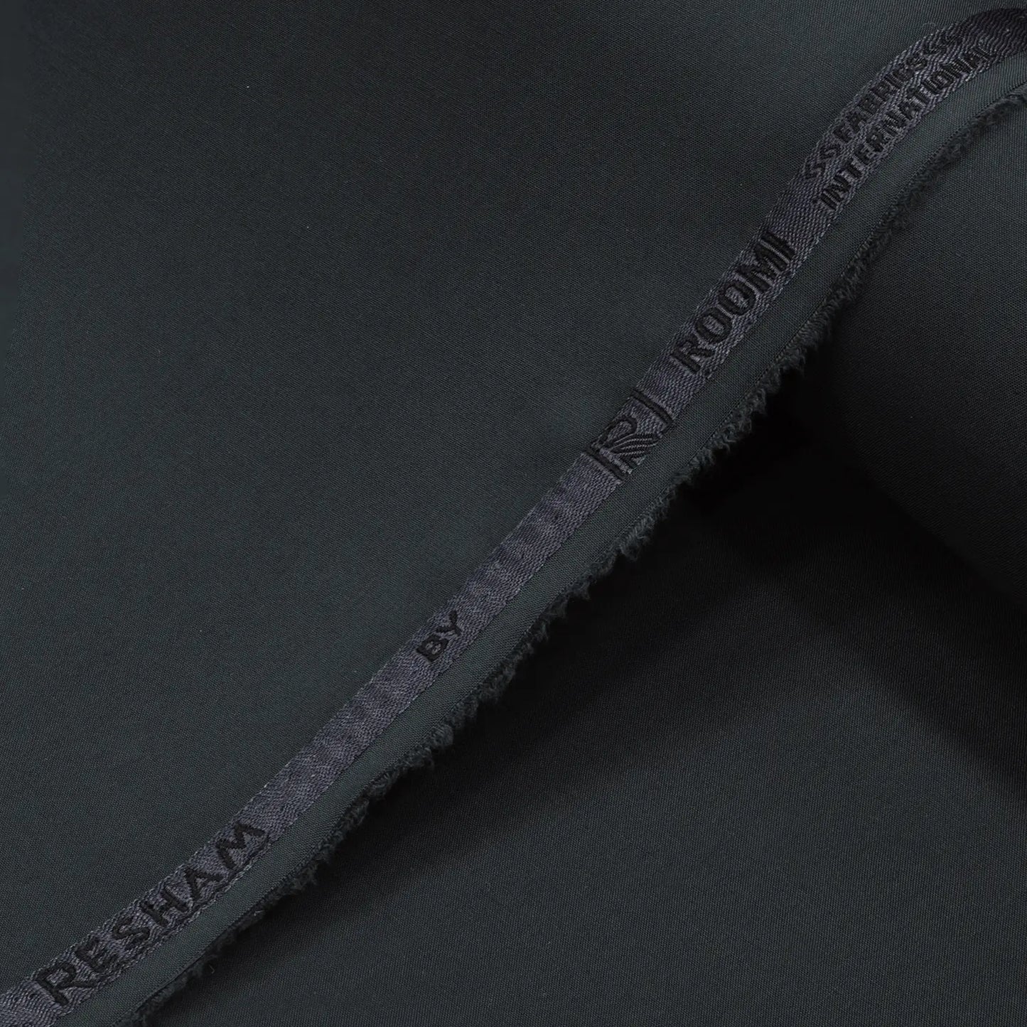 RESHAM - WASH & WEAR